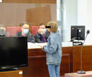 Zabił ojca, matka pomagała mu zacierać ślady. Do tragedii doszło przez ojca?