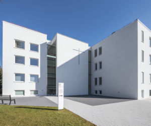 Wszystko jest tu naturalne, proste, zgodne z ideami świętego Franciszka. Klasztor Sióstr Franciszkanek Szpitalnych w Dobrzeniu Wielkim koło Opola