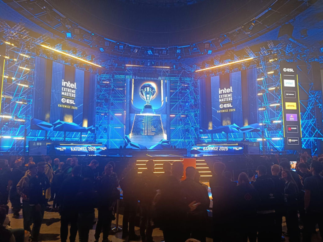 Pierwszy dzień Intel Extreme Masters 2025. Do katowickiego Spodka przybyły tysiące fanów e-sportu