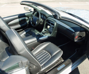 Aston Martin DB7 Volante należący do Jennifer Lopez