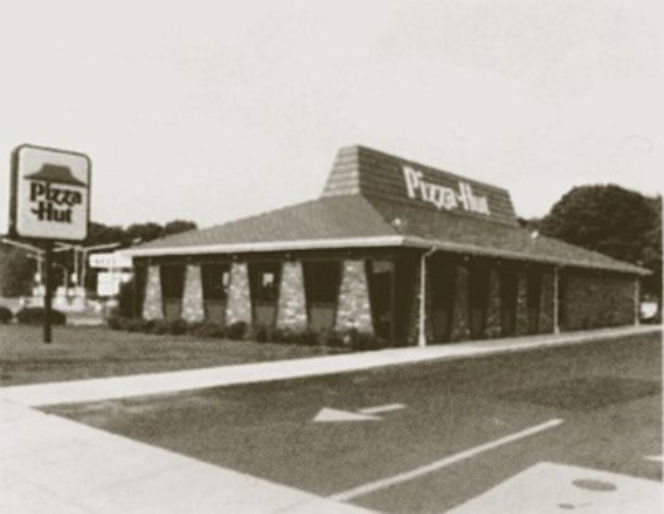 PIZZA HUT.
