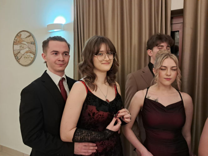 Studniówka 2026 maturzystów Zespołu Szkół Zawodowych nr 1 w Starachowicach