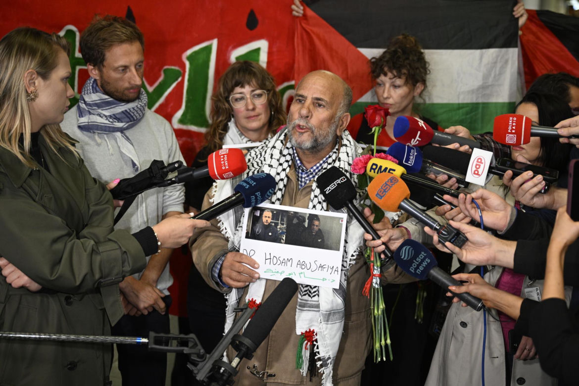 Poseł Sterczewski wrócił do Polski
