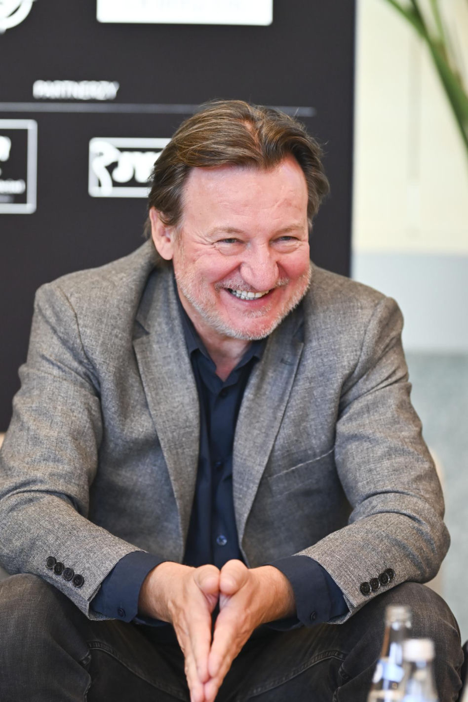Robert Więckiewicz zaczynał w technikum budowlanym. Tak wyglądała jego niezwykła metamorfoza