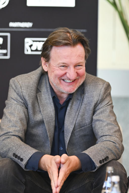 Robert Więckiewicz zaczynał w technikum budowlanym. Tak wyglądała jego niezwykła metamorfoza