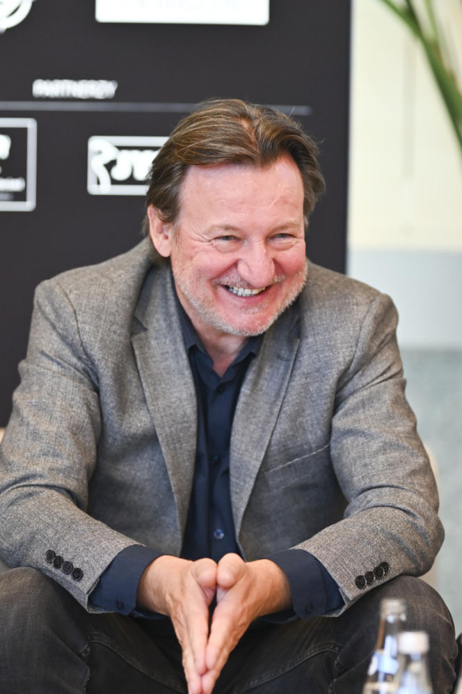 Robert Więckiewicz zaczynał w technikum budowlanym. Tak wyglądała jego niezwykła metamorfoza