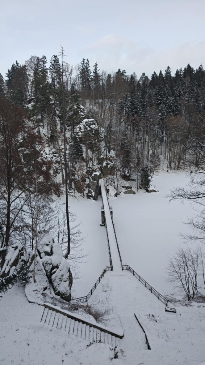 Perła Zachodu zimą zachwyca. Ten kultowy szlak prowadzi do schroniska nad przepaścią