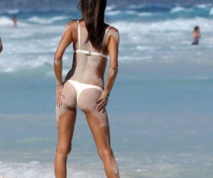 ALESSANDRA AMBROSIO - BABKA Z PIASKU