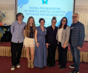 Świat Niebieskich Motyli w Starachowicach. Jak IV Ogólnopolska Konferencja zmienia rzeczywistość osób w spektrum autyzmu