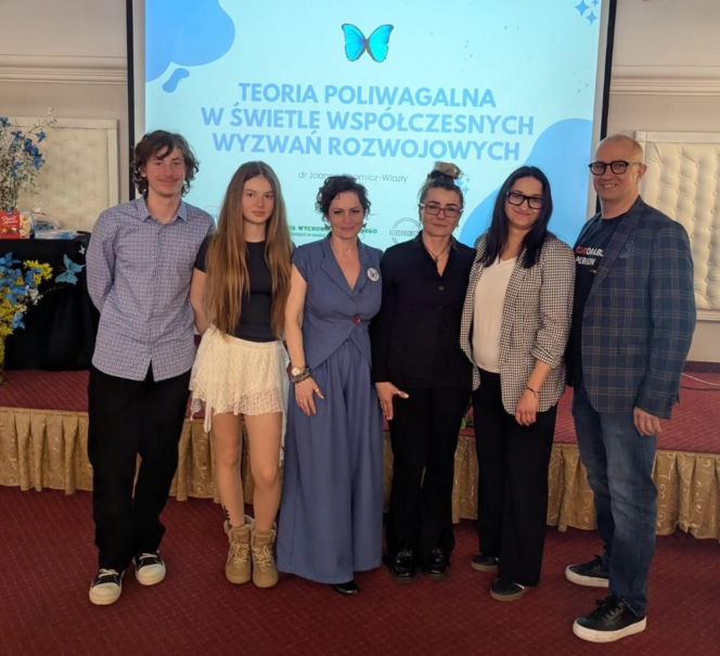 Świat Niebieskich Motyli w Starachowicach. Jak IV Ogólnopolska Konferencja zmienia rzeczywistość osób w spektrum autyzmu