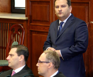 Tusk powinien odpowiedzieć za zdradę