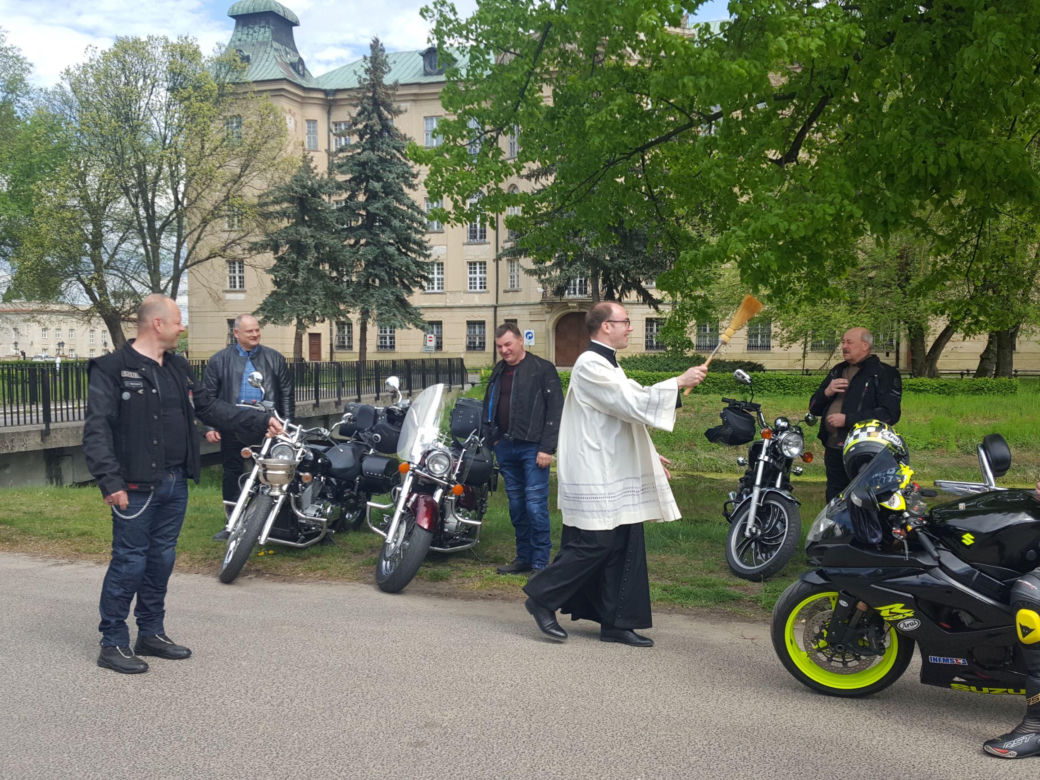 ​Setki motocyklistów na Wiosennym Święceniu Motocykli w Rydzynie