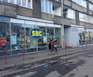 Jest pomysł na walkę ze szpetnymi szyldami. Pomysł przywędrował z Gdańska!