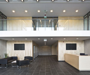 Foyer biurowca w kompleksie Enterprise Park w Krakowie