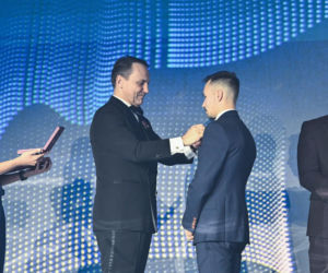 Radosław Sikorski odznaczył Ambasadorów Totalizatora Sportowego