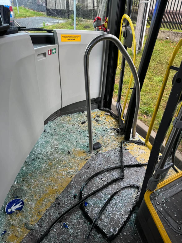 Wypadek z udziałem autobusu w Starachowicach. Kierowca busa na podwójnym gazie!