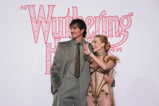 Jacob Elordi i Margot Robbie na premierze "Wichrowych Wzgórz"