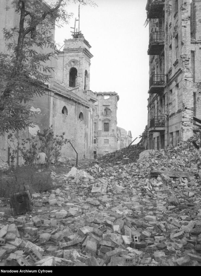 Uszkodzony kościół św. Franciszka Serafickiego