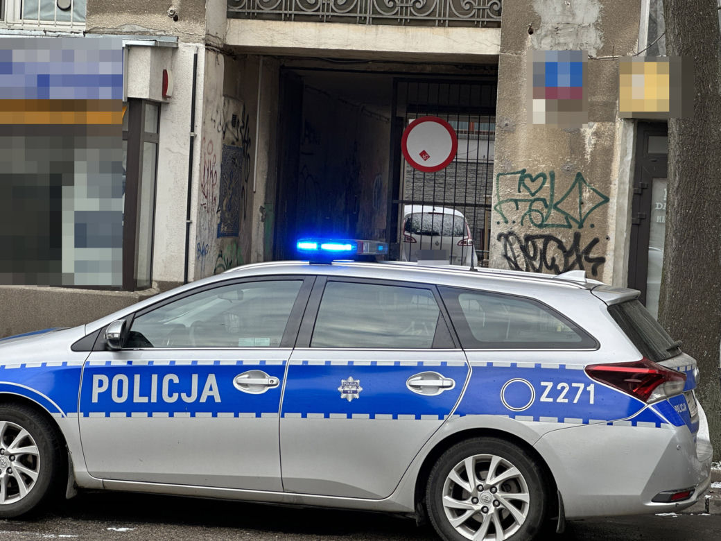 Makabra w mieszkaniu na Woli. Nie żyje mężczyzna, policja zatrzymała kobietę. Doszło do morderstwa!?