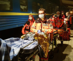 Ratownicy Ewakuowali niepełnosprawne dzieci z ukraińskiego sierocińca