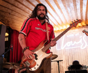 Jason Momoa śpiewający rockowe i metalowe klasyki! Aktor postawił na covery legend