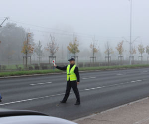 Rozbłyśnij rozsądkiem - załóż odblask - akcja policji w powiecie toruńskim
