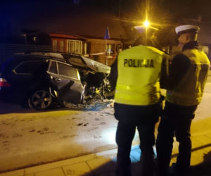 Sokółka. Wypadek bmw na ul. Białostockiej. 20-latek uciekał policji