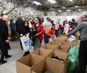Bydgoszczanie solidaryzują się z Ukrainą! Ogromna ilość darów w Młynach Rothera [ZDJĘCIA]