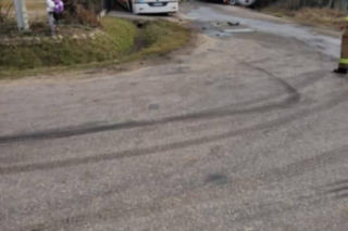 Poważny wypadek w powiecie mińskim: zderzenie cysterny przewożącej gaz z autokarem