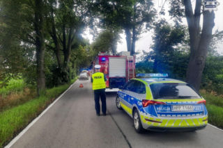 Tragiczny wypadek na prostym odcinku drogi! Nie żyje jedna osoba