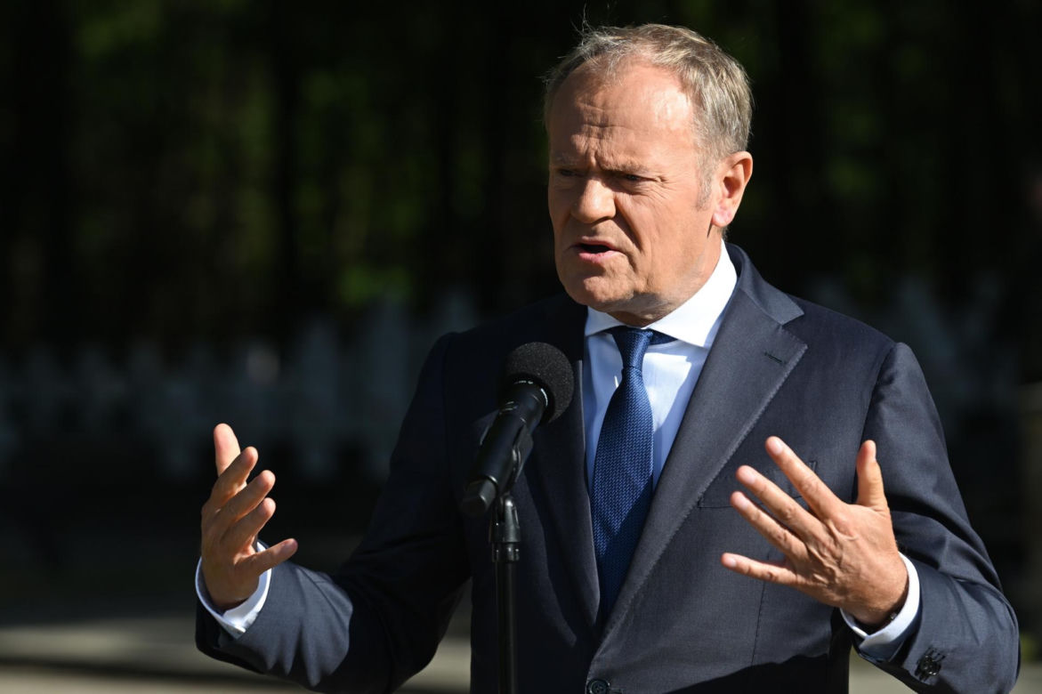 Donald Tusk stanowczo: "Musimy stać za polskimi żołnierzami"