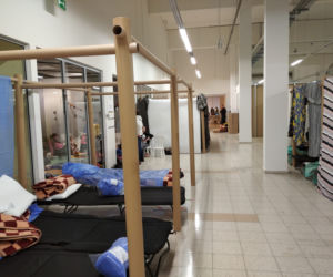 Chełm: W punkcie recepcyjnym są specjalne strefy intymne dla uchodźców