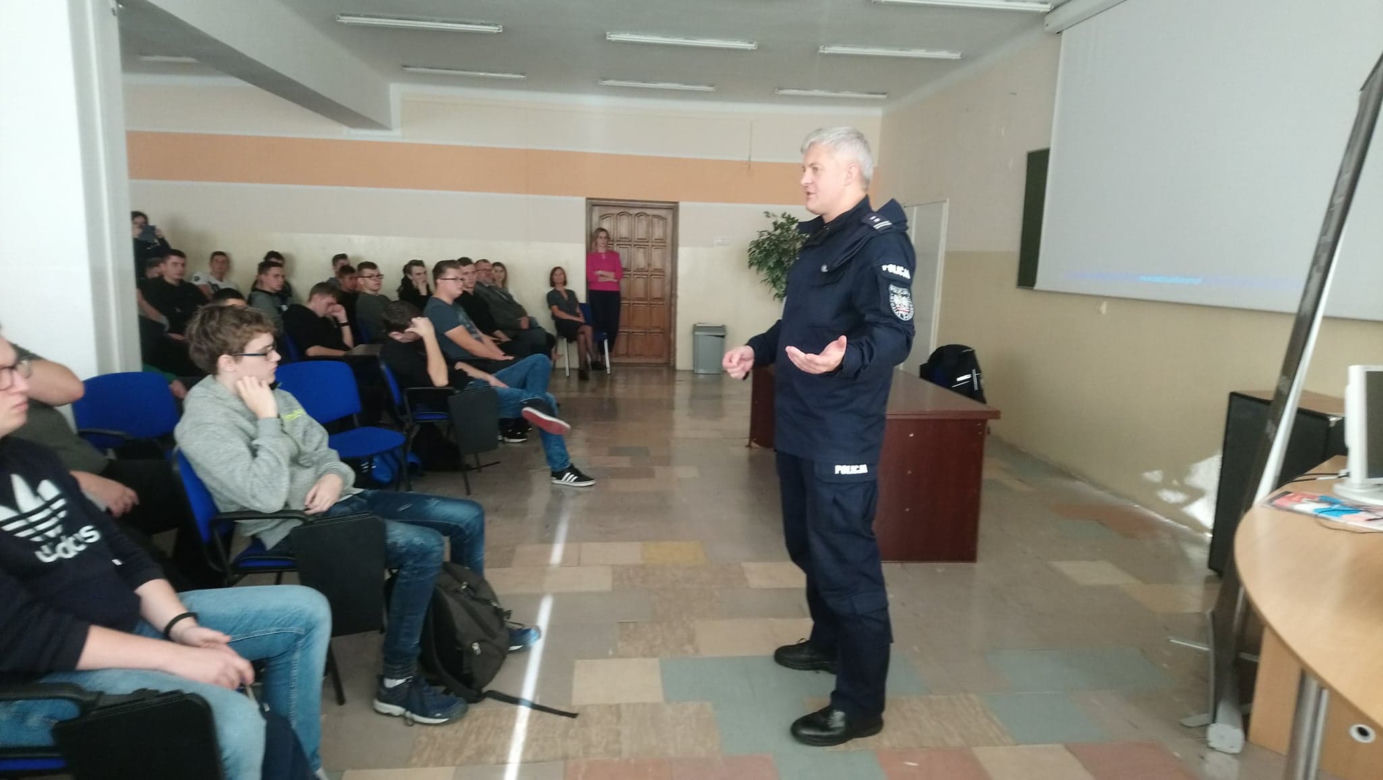 Symulator dachowania w Bełchatowie. Niecodzienne zajęcia w szkołach