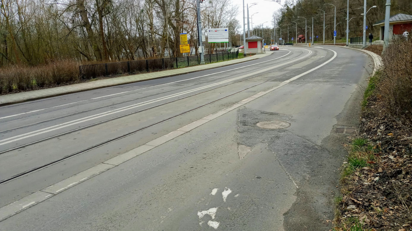 Nieaktualne oznakowanie zniknęło z ulicy Arkońskiej
