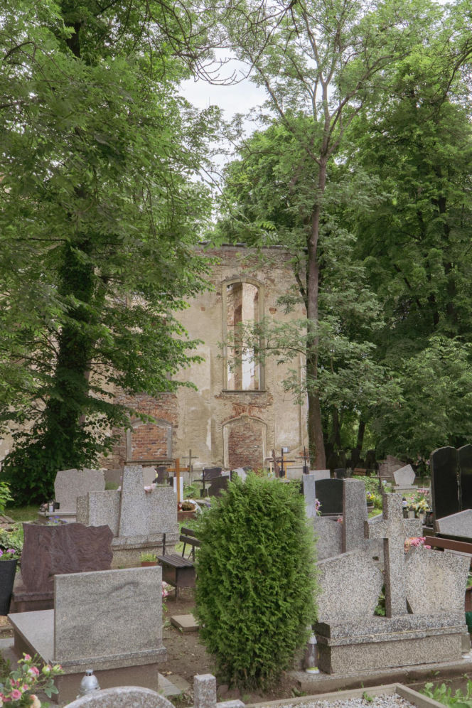 Ruiny kościoła ewangelickiego w Miłkowie na Dolnym Śląsku