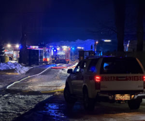 Duży pożar hali pod Warszawą