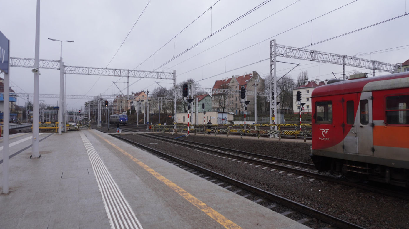 Postępują prace nad konstrukcją budynku Dworca Głównego w Olsztynie. Perony niemal na ukończeniu [ZDJĘCIA]