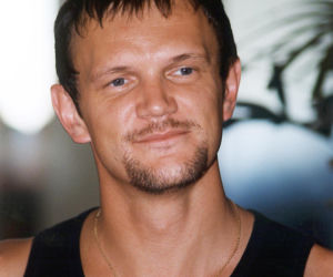 Cezary Pazura kiedyś i dziś. Tak na przestrzeni lat zmieniał się odtwórca roli Jurka Kilera