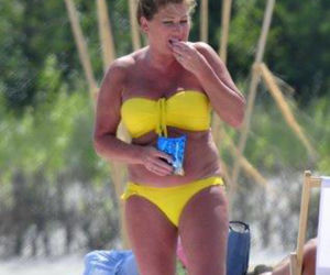 Beata Kozidrak na plaży. Płynie w niej gorąca krew!