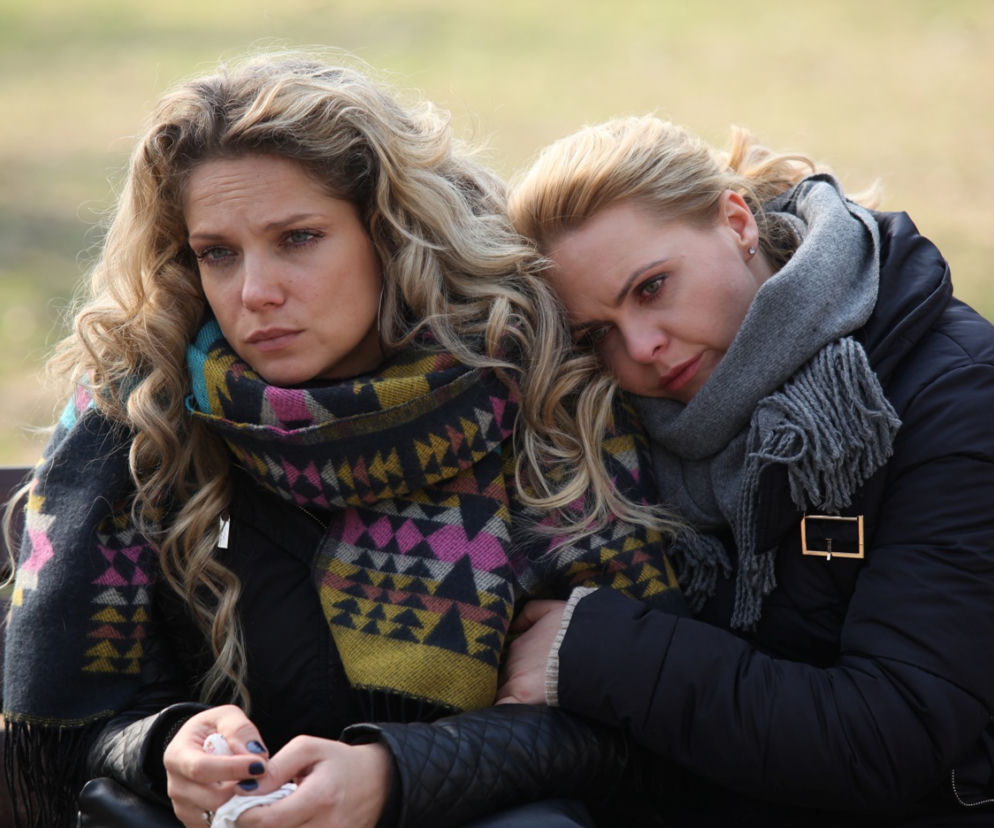 Przyjaciółki 5 sezon odc. 60. Patrycja (Joanna Liszowska), Anka (Magdalena Stużyńska)