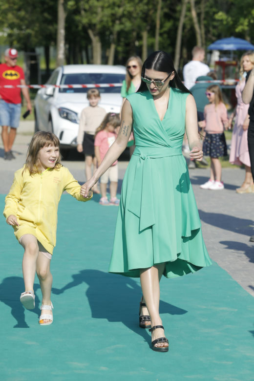 Aktorki, wokalistki i dziennikarki jak zawodowe modelki na evencie "Gwiazdy Dzieciom"