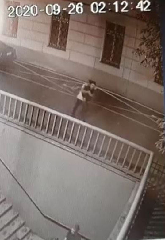 Zaginiony Maciej wychodzi z klubu 