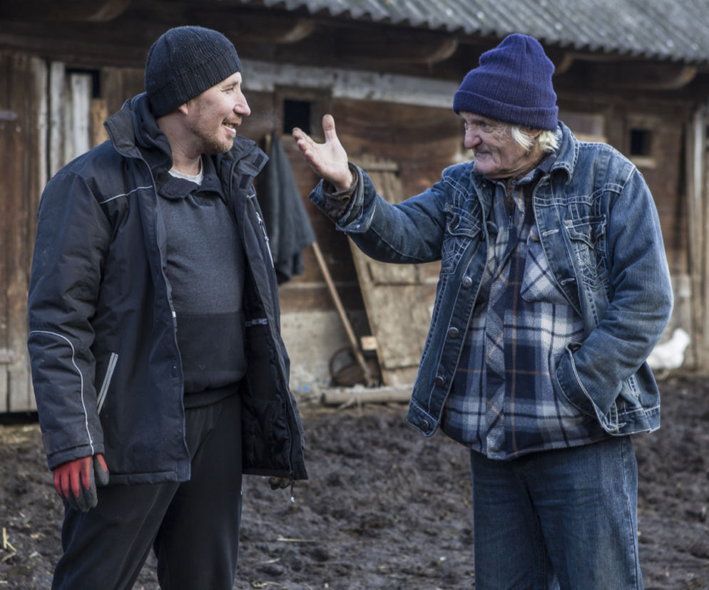 Podwórko Gienka i Andrzeja jest już inaczej.  Jastrząb w szoku. Zmiana u bohaterów Rolnicy. Podlasie