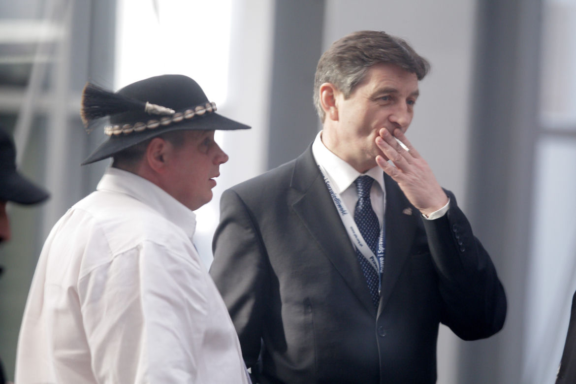  Największe kopciuchy w Sejmie. Politycy nałogowi palacze