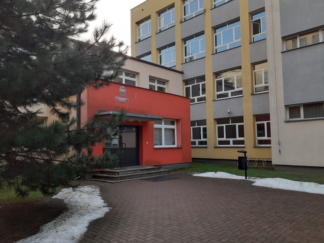 Siedleckie szkoły przy ul. Konarskiego i Prusa i ich okolica w lutym 2021 roku