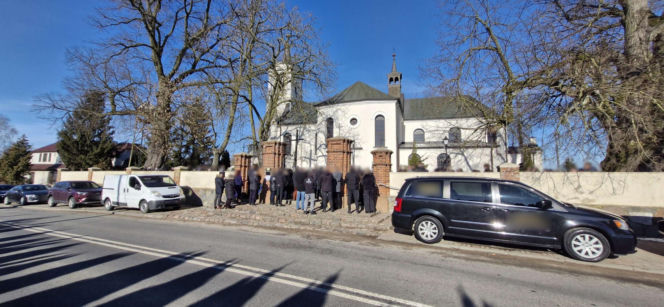 Pogrzeb 26-letniej Katarzyny, która zginęła w wypadku w Choceniu. Kobieta była w ciąży