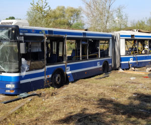 Tak wygląda autobus po wybuchu bomby, którą chciał stworzyć Paweł R.