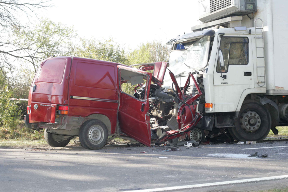 Wypadek pod Nowym miastem - wraki aut