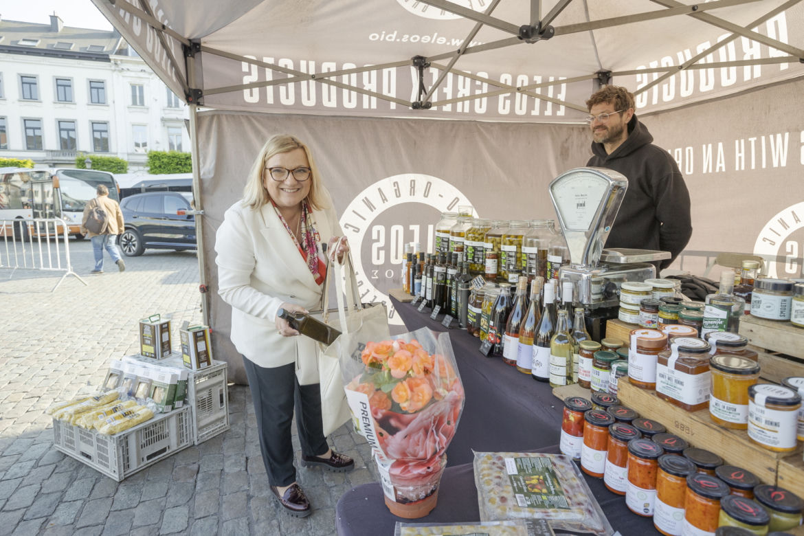 Beata Kempa na bazarze w Brukseli