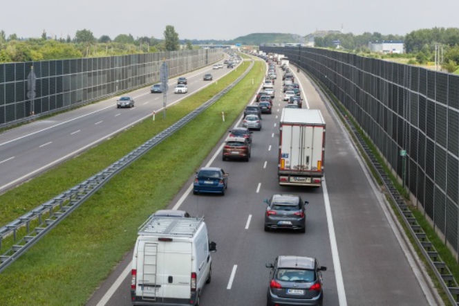 Akcja 'Lewy pas'. Policja walczy z kierowcami blokującymi drogi 
